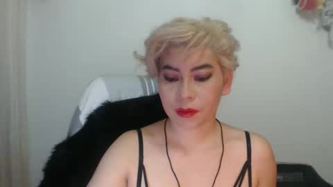 Snapshot of adan_romanoff chatting on December 17, 2025, 8:42 am adan_romanoff online show from December 17, 2025, 8:42 am