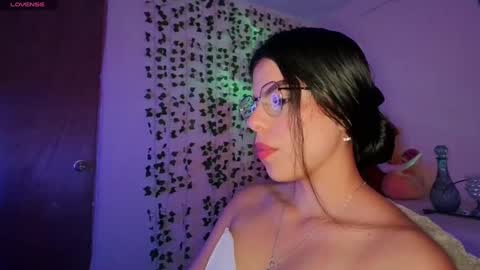 Snapshot of adararose1 chatting on December 18, 2024, 4:28 pm Adara online show from December 18, 2024, 4:28 pm