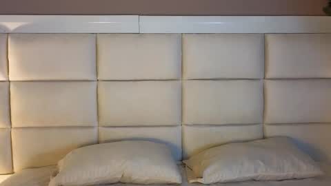 adarasmiith online show from December 2, 2025, 2:01 pm