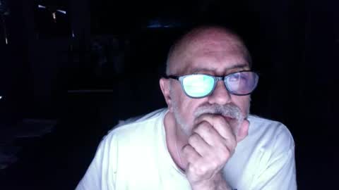 add_me_2 online show from May 8, 2026, 7:03 am