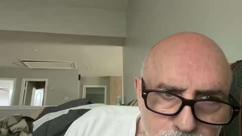 add_me_2 online show from May 8, 2026, 7:08 pm