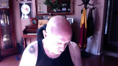 add_me_2 online show from May 22, 2026, 3:06 pm
