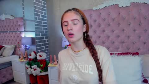 Snapshot of adelainebest chatting on December 18, 2024, 3:47 am Adelaine online show from December 18, 2024, 3:47 am