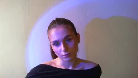 Adele Amore online show from February 7, 2025, 1:22 pm