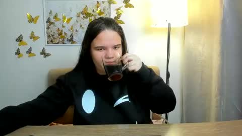 adelecruzz online show from February 23, 2025, 1:10 pm