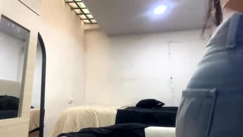 Snapshot of adelein_foxxx chatting on October 3, 2025, 8:17 pm adellein foxx online show from October 3, 2025, 8:17 pm