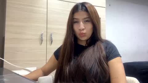 Snapshot of adelein_foxxx chatting on October 16, 2025, 5:08 am adellein foxx online show from October 16, 2025, 5:08 am