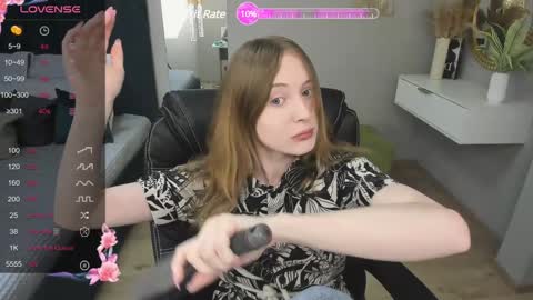 Snapshot of adelina_cowell chatting on February 4, 2025, 2:43 pm Adelina online show from February 4, 2025, 2:43 pm