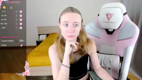 Snapshot of adelina_cowell chatting on September 12, 2025, 10:59 am Adelina online show from September 12, 2025, 10:59 am