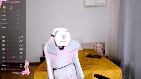 Snapshot of adelina_cowell chatting on September 20, 2025, 9:43 am Adelina online show from September 20, 2025, 9:43 am