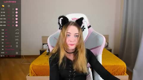 Snapshot of adelina_cowell chatting on November 3, 2025, 9:32 am Adelina online show from November 3, 2025, 9:32 am