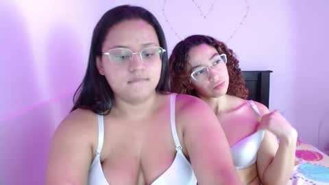 Snapshot of adeline_samy chatting on April 23, 2026, 1:40 am online show from April 23, 2026, 1:40 am