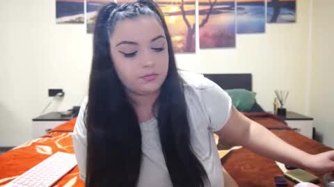 Snapshot of adellineee chatting on February 21, 2025, 1:44 am Adellineee online show from February 21, 2025, 1:44 am