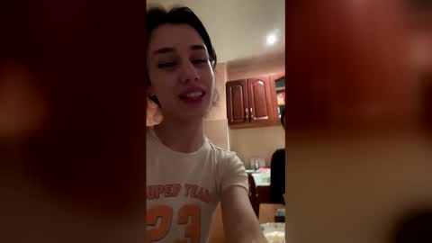 Adellyy online show from April 5, 2026, 10:18 pm