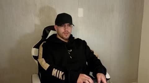 Snapshot of ades_lowe chatting on October 10, 2025, 11:42 am Ades online show from October 10, 2025, 11:42 am