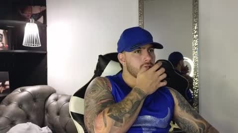 Snapshot of ades_lowe chatting on October 17, 2025, 12:41 pm Ades online show from October 17, 2025, 12:41 pm