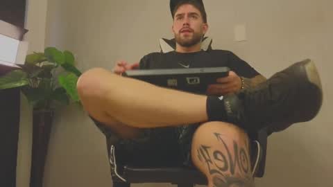 Snapshot of ades_lowe chatting on October 29, 2025, 11:56 am Ades online show from October 29, 2025, 11:56 am