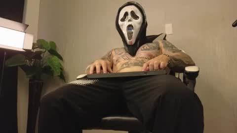 Snapshot of ades_lowe chatting on October 31, 2025, 11:44 am Ades online show from October 31, 2025, 11:44 am