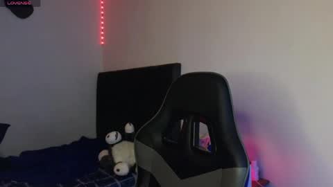 Ades online show from April 16, 2026, 4:02 am