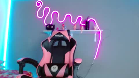 adhara rangel online show from October 23, 2025, 8:02 am