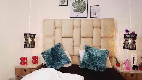 AdharaSmithh online show from February 26, 2025, 5:53 am