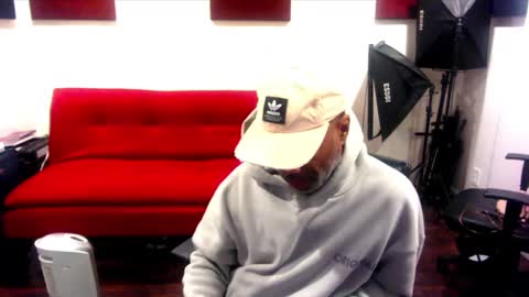 Snapshot of adick_ting chatting on December 25, 2024, 7:24 am adick_ting online show from December 25, 2024, 7:24 am