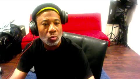 Snapshot of adick_ting chatting on March 10, 2025, 3:45 am adick_ting online show from March 10, 2025, 3:45 am