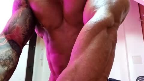 Adonis online show from April 5, 2026, 4:48 pm