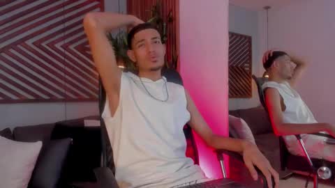 adonis_wb online show from September 12, 2025, 7:58 pm