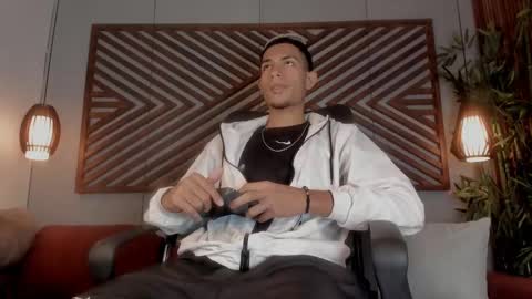 adonis_wb online show from September 16, 2025, 8:21 pm