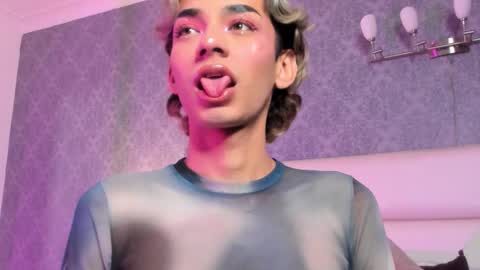 Adonis  online show from December 4, 2025, 9:34 pm