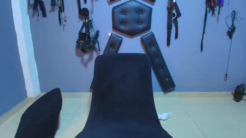 Snapshot of adonisdios chatting on December 17, 2025, 12:16 am adonisdios online show from December 17, 2025, 12:16 am