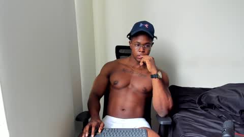 Snapshot of adonisknigh chatting on February 5, 2025, 10:01 pm Adonis Knight online show from February 5, 2025, 10:01 pm