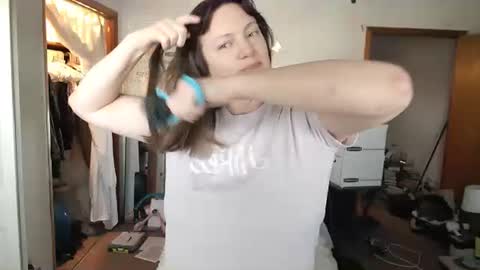 adorable22 online show from November 17, 2025, 12:33 pm