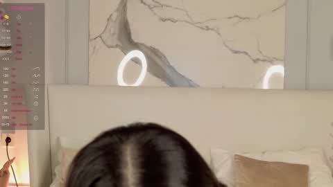 adoracortes online show from November 26, 2025, 5:08 am