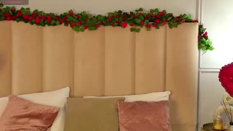 adoracortes online show from February 10, 2026, 5:11 am