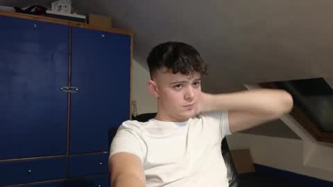 Snapshot of adr_twink chatting on December 3, 2024, 11:35 pm ADR Twink online show from December 3, 2024, 11:35 pm