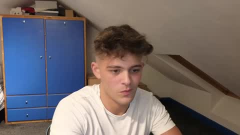 Snapshot of adr_twink chatting on April 12, 2026, 11:21 pm ADR Twink online show from April 12, 2026, 11:21 pm