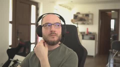 W36 online show from April 14, 2026, 9:15 am