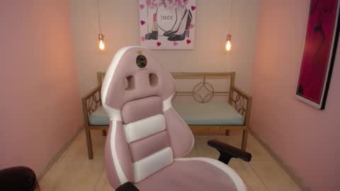 Snapshot of adri_gomez_1 chatting on February 23, 2026, 12:57 pm Adri online show from February 23, 2026, 12:57 pm