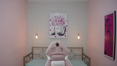 Adri  online show from March 11, 2026, 11:05 am