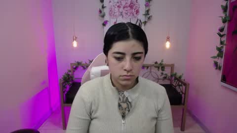 Adri  online show from June 30, 2026, 1:12 pm