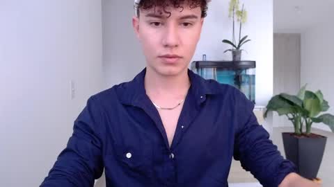 Snapshot of adrian_morelli chatting on December 1, 2024, 6:41 pm adrian morelli online show from December 1, 2024, 6:41 pm