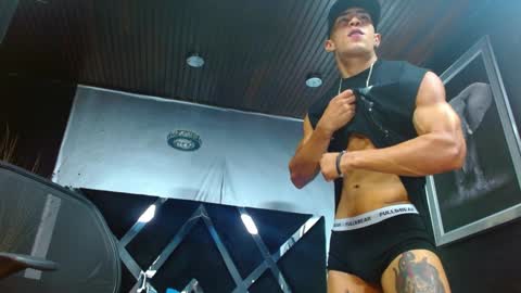 Snapshot of adrian_rae chatting on December 14, 2024, 2:53 pm online show from December 14, 2024, 2:53 pm