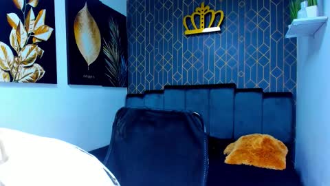 Snapshot of adrian_rae chatting on November 6, 2025, 7:04 pm online show from November 6, 2025, 7:04 pm