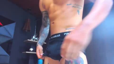 Snapshot of adrian_rae chatting on December 22, 2025, 5:54 pm online show from December 22, 2025, 5:54 pm