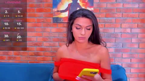 Adriana online show from November 25, 2025, 4:45 am
