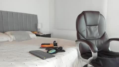 Adriana online show from March 3, 2026, 1:23 am