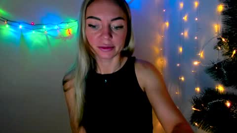Snapshot of adriana_coy_ chatting on December 22, 2024, 7:22 am Adriana online show from December 22, 2024, 7:22 am