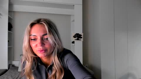 Snapshot of adriana_coy_ chatting on January 22, 2025, 12:17 pm Adriana online show from January 22, 2025, 12:17 pm